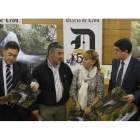 Santiago Sarmiento, Marcos Martínez, Norberto Cabezas, Isabel Carrasco, Pablo R. Lago y Ramón Prieto, en la presentación del calendario.