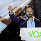 Santiago Abascal valora los resultados en la madrileña plaza Margaret Thatcher. JUAN CARLOS HIDALGO