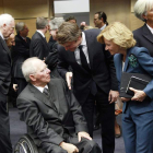 Wolfgang Schaeuble conversa con François Baroin y la vicepresidenta económica, Elena Salgado.