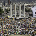 Acto en favor del referéndum frente al Ayuntamiento de Barcelona, ayer.