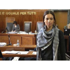 Karima el Mahroug, después de testificar por primera vez en el juicio contra personas del entorno de Berlusconi, este viernes en Milán.