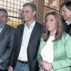 Pedro Sánchez, junto al alcalde de Zaragoza, Juan Alberto Belloch; la presidenta andaluza, Susana Díaz, y el presidente asturiano, Javier Fernández