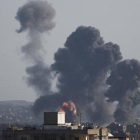 Bombardeos israelíes sobre la ciudad de Gaza este sábado 4 de mayo.