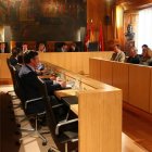 La Corporación Provincial celebró ayer un Pleno ordinario en el Palacio de los Guzmanes.
