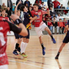 El equipo infantil masculino de Castilla y León no pudo con Aragón en la jornada inaugural. DL