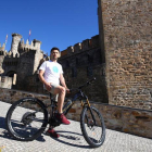 David Álvarez, fundador de Pedales Experiences, empresa que ofrece rutas en e-bikes por el Bierzo