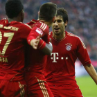 Javi Martínez, a la derecha, celebra la consecución de su primer gol con el Bayern.