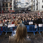 Imagen de la concentración que ayer se celebró en Pamplona contra el pacto del PSOE con Bildu. EFE
