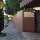 Entrada de la embajada de la Republica Popular Democrática de Corea.