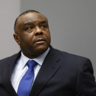 El exjefe militar del Movimiento para la Liberación del Congo Jean-Pierre Bemba se sienta ante la Corte Penal Internacional en La Haya.