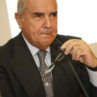 El general Luis Alejandre, durante su intervención en las jornadas en el Hostal de San Marcos.