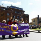 A la manifestación por el centro acudieron dos centenares de mujeres que reivindicaron sus derechos