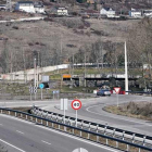 La autovía de Ponferrada a La Espina lleva ya décadas parada en Toreno. L. DE LA MATA