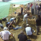 Un momento de las tareas de excavación que se llevaron a cabo en la mañana de ayer.