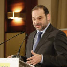 El ministro de Fomento y secretario de Organización del PSOE, José Luis Ábalos. J. P. GANDUL