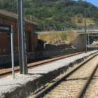 La estación de ferrocarril de La Pola presenta unas importantes mejoras en su exterior.