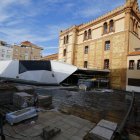 La fachada posterior de Araú ya terminada y el 'caparazón' de lo que será el auditorio