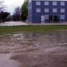 Imagen del patio en un día de lluvia, cedida por los padres.