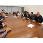 Los integrantes de la Mesa de la Energía del Bierzo mantuvieron ayer una nueva reunión en Ponferrada. L. D. M.