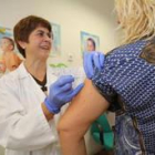 Los centros de salud empiezan a vacunar hoy contra la gripe