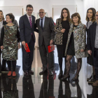 Majo y Carnero durante la inauguración de la muestra de creadoras leonesas en Valladolid. EFE
