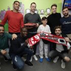 Los jugadores de la Cultural visitaron a los niños ingresados en el Hospital de León