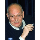Mario Camus.