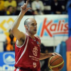 Juanjo Bernabé disputa un partido para el ascenso.