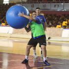 Entrenamiento de los júnior con dos ademaristas, Diego Piñeiro y Rodrigo Pérez.