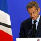 Nicolas Sarkozy pronuncia un discurso tras reciente el asesinato de un sacerdote en Francia.