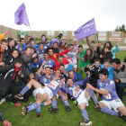 Los bañezanos celebraron por todo lo alto su regreso a Tercera División.