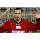 Vladimir Cupara, el meta serbio del equipo leonés. MARCIANO
