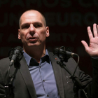 El ex ministro de Finanzas griego Yanis Varoufakis, durante la presentación del ‘Plan B’. paco campos