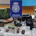 Material sustraído y pasamontañas utilizado en los asaltos.