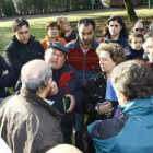 Pedro Blanco, Eugenia Gancedo y Manuel Rubial respondieron a las dudas de vecinos contrarios al proy