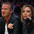 David y Victoria Beckham, en un partido de la NBA  en Los Angeles, en el 2008.