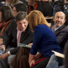 Javier Fernández, Elena Valenciano y Alfredo Pérez Rubalcaba ayer, en Oviedo.