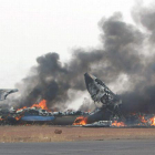 La aeronave chocó contra un camión de bomberos al aterrizar en el aeropuerto.