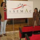 Sagrario González, César Núñez, Pilar Pereira y Carlos de la Fuente ante el nuevo anagrama de Asemac