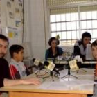 Luis Grau, durante la emisión del programa de radio