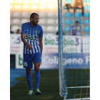 La celebración de un gol es algo que escasea esta temporada en las filas de la Deportiva. L. DE LA MATA