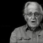 Noam Chomsky, en un fotograma del vídeo. /