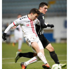 Álex Gallar sentenció el partido frente al Burgos CF como muestra la imagen. Genio y figura, además de ídolo del Reino. JESÚS F. SALVADORES