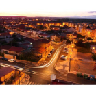 Vista nocturna del característico barrio de Pinilla, construido en los años 60 mediante promoción pública.