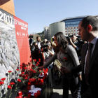 Los portavoces de Ciudadanos en el Ayuntamiento de Madrid, en la ofrenda floral de ayer. BARRENECHEA