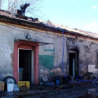 Dos viviendas quedaron calcinadas y una tercera dañada a consecuencia del incendio.