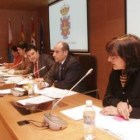El plan de pequeñas obras y la cesión de José Luis Ramón de las competencias disciplinarias coparon
