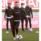 El equipo leonés está obligado a dar la cara ante el filial merengue en Valdebebas. FERNANDO OTERO