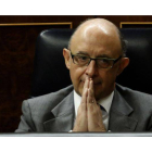 Cristóbal Montoro, durante la sesión de control al Gobierno.