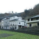 Casas como estas de Vega de Valcarce se quedan sin tele.